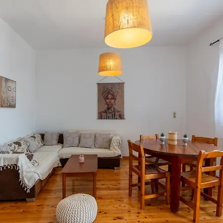 Stratigos Apartamento *